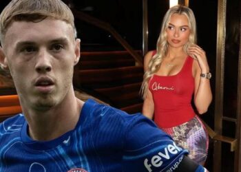 Evlilik teklifi alan Cole Palmer, sevgilisini apar topar terk etti