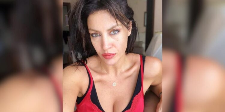 Tuğba Ekinci’nin Gece Kulübünde Giydikleri Olay Yarattı