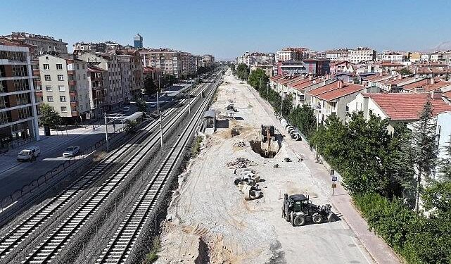 Başkan Altay: “Konya Tarihinin En Önemli Ulaşım Yatırımlarından KONYARAY Banliyö Hattında Çalışmalar Yarıyı Geçti”