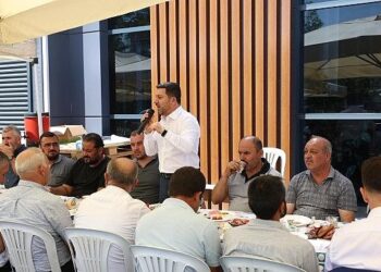 Başkan Arı, Sanayi Esnafıyla Bir Araya Gelerek Sohbet Etti