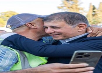 Başkan Tugay Kültürpark Göl Gazinosu’nu işçilerle açtı