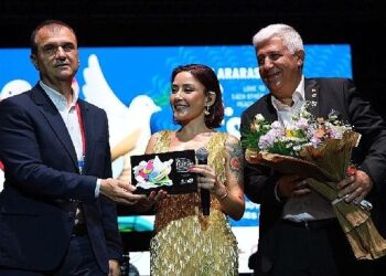 Büyükçekmece’deki Melek Mosso Konserinde İzdiham Yaşandı