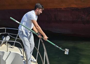 Büyükşehir’den denizi kirleten gemiye suçüstü