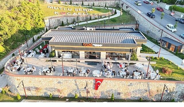 En mutlu ‘Evet’ler bu salonda yankılanıyor