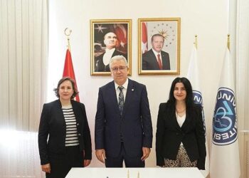 EÜ’nün “Jinekolojik ve Obstetrik Muayene Giysisi” buluşu “Faydalı Model” olarak tescillendi