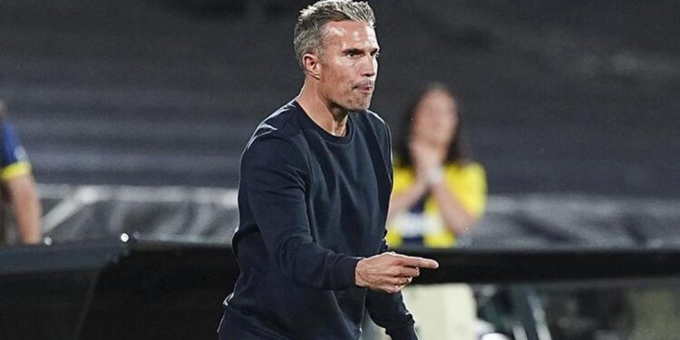 Feyenoord’da Robin van Persie’den Kadıköy itirafı! ‘Cehennem için hazırlanmamız gerekiyor’