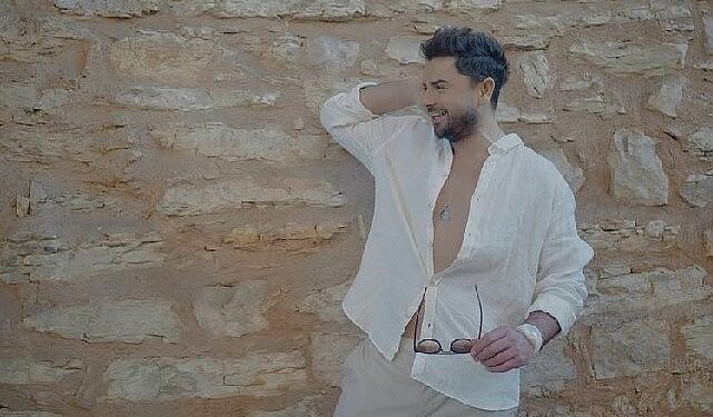 Gökhan Akar ‘Alaçatı Kafası’nı kliplendirdi