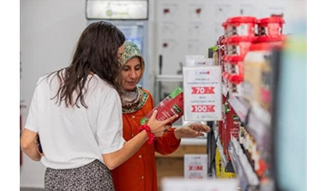 İZMAR 10’uncu mağazaya ulaştı