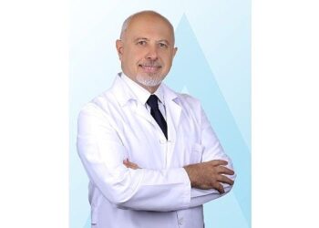 Karın ağrınızın nedeni basit de olabilir, apandisit de!