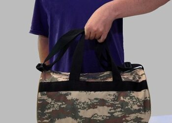 Küçükçekmece Belediyesi’nden askere gidecek gençlere ‘asker çantası’ desteği