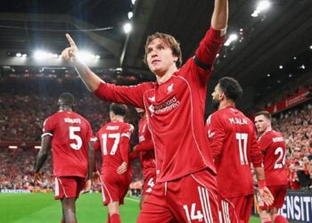 Liverpool, Premier Lig’e 3 puanla başladı!