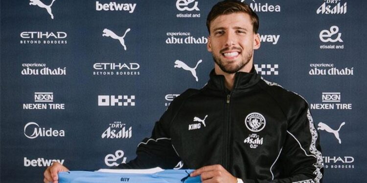 Manchester City, Ruben Dias ile sözleşme uzattı