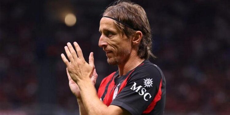 Milan sezona kayıpla başladı! Milan – Cremonese maç sonucu: 2-1