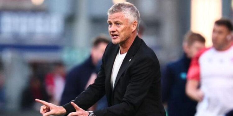 Ole Gunnar Solskjaer galibiyetle nefes aldı