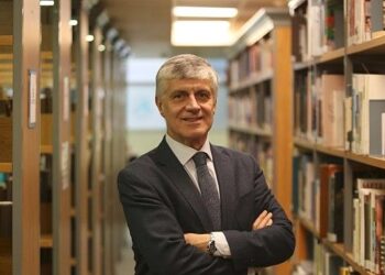 Prof. Dr. Tayfun Uzbay: “Zayıflama amacıyla, ister gıda takviyesi ister başka bir ilaç olsun, ezbere ilaç kullanılmaz!”