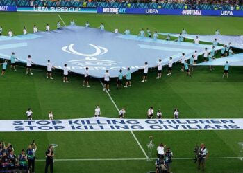 PSG-Tottenham maçında olay: ‘İğreniyoruz, korkaklar!’ UEFA’nın pankartı dikkat çekti, İsrail’in adı yine geçmedi…