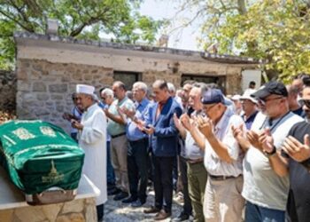 Tacettin Bayır’ın annesi son yolculuğuna uğurlandı