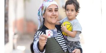 Anne Kart sayesinde çocuklarıyla sokağa çıkabiliyorlar