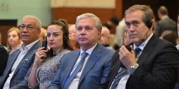 Antalya iş dünyası Moskova heyeti ile buluştu