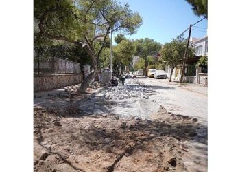 Ayvalık Belediyesi’nden 150 Evler Mahallesi’nde Yol Onarım Seferberliği