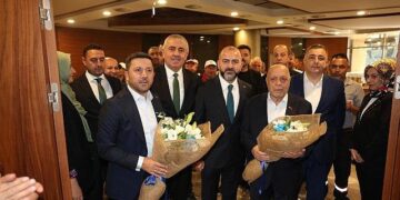 Başkan Arı, Hizmet-İş Nevşehir Şubesi’nin Genel Kuruluna Katıldı