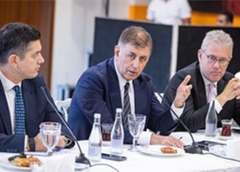 Başkan Tugay: İzmir’in kabuğunu kırması, öncü kent olması için çalışıyoruz