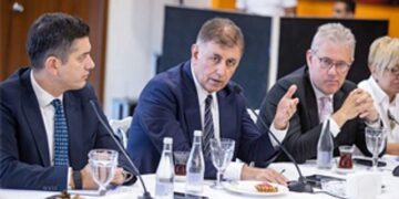 Başkan Tugay: İzmir’in kabuğunu kırması, öncü kent olması için çalışıyoruz