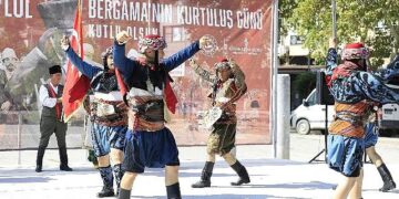 Bergama’nın Kurtuluşu törenlerle kutlandı