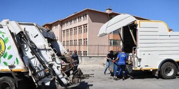 Buca’da 24 saat kesintisiz temizlik