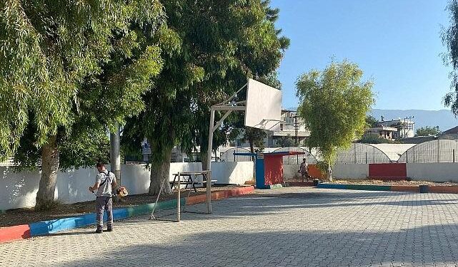 Büyükşehir ekipleri okulları yeni eğitim dönemine hazırlıyor