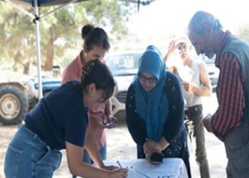 Büyükşehir’den yanan köylere 40 tonluk yem desteği