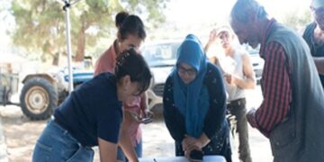Büyükşehir’den yanan köylere 40 tonluk yem desteği