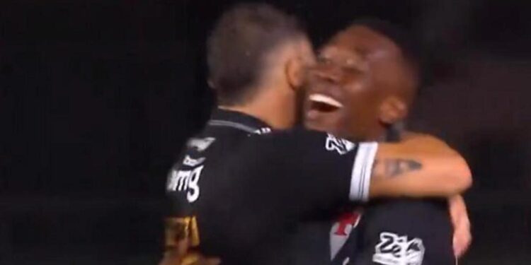 Carlos Cuesta ilk maçında golünü attı! Vasco-Ceara maçında damga vurdu