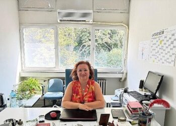 Doç. Dr. Aydoğdu Karaaslan gençlerde dijital yorgunluğa ve ekran bağımlılığına dikkat çekti