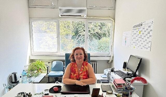 Doç. Dr. Aydoğdu Karaaslan gençlerde dijital yorgunluğa ve ekran bağımlılığına dikkat çekti