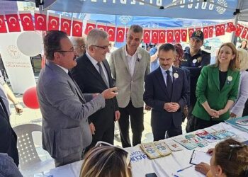 Gölcük’te Sağlık Sokağına Yoğun İlgi