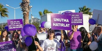 Güzelbahçe’de Alzheimer’a karşı farkındalık yürüyüşü