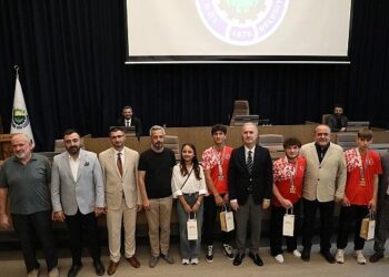 İnegöl’ün Başarılı Gençleri Mecliste Onure Edildi