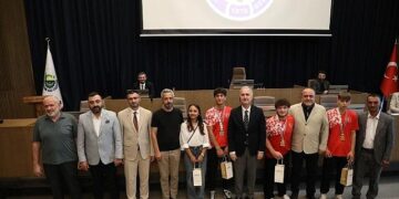 İnegöl’ün Başarılı Gençleri Mecliste Onure Edildi