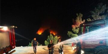 İzmir İtfaiyesi şimdi de Denizli için ter döküyor