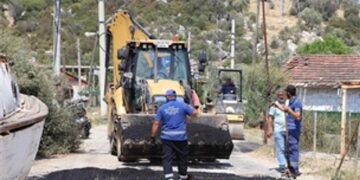 İzmir’in yolları yenileniyor