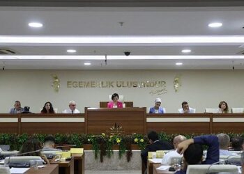 Karabağlar Meclisinde Gündem: Sosyal Yardımlar, Temizlik, Kız Öğrenci Yurdu ve Kentsel Dönüşüm