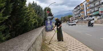 Kartepe’de Parklarda Yoğun Çalışma