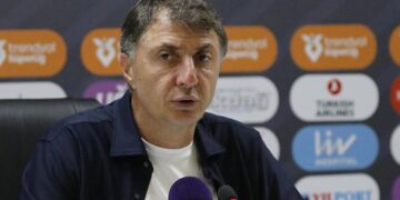 Kasımpaşa Teknik Direktörü Shota Arveladze: Kazansak daha mutlu olacaktık