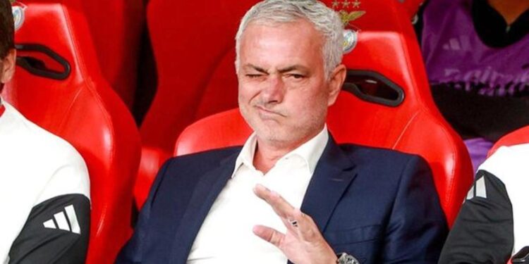 Mourinho’lu Benfica zar zor galibiyeti kaptı | Maç sonu yorgunluktan dert yandı