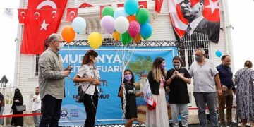 Mudanya Kitap Fuarı’nda balonlar demir için göğe yükseldi