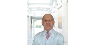 Robotik cerrahi titreyen elleri ortadan kaldırıyor