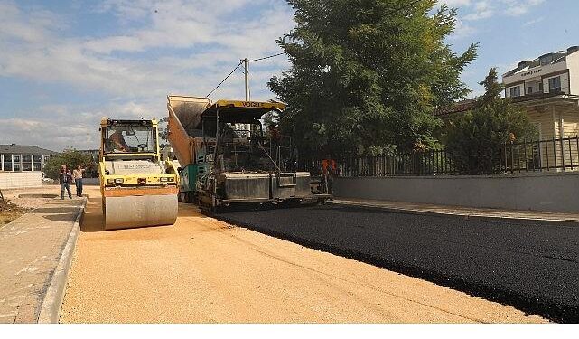 5 Sokakta Asfalt Kaplama Çalışması Yapılıyor