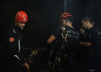 Antalya İtfaiyesi’nden nefes kesen kurtarma operasyonuna destek