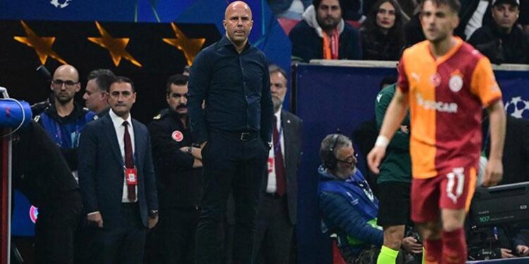 Arne Slot: Yine hayal kırıklığına uğradım, bu takımı yönetmek kolay değil